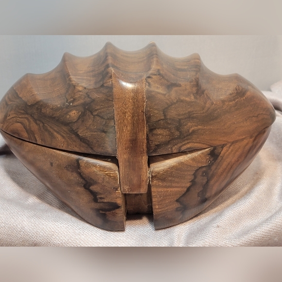 Vintage Wooden Clamshell Trinket/Jewelry Box - Picture 4 of 11